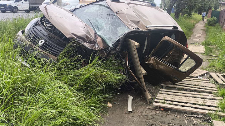 В Юрьевце водитель автомобиля Nissan Micra «убил» BMW и Renault Sandero