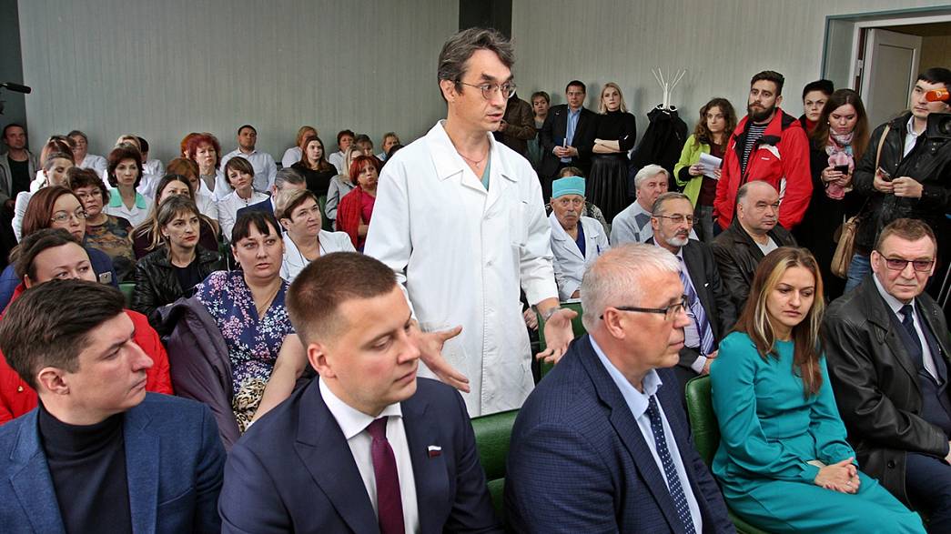 Губернатор Сипягин обсудил с александровцами проблемы местного здравоохранения