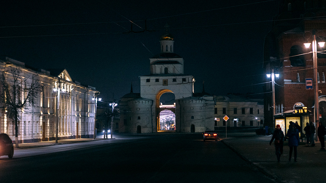 Почему Золотые ворота города Владимира остались без подсветки?
