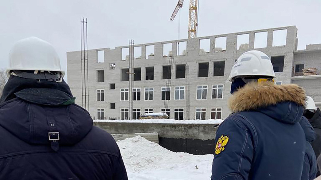 Школу-долгострой в Коврове теперь строят без отставания от графика
