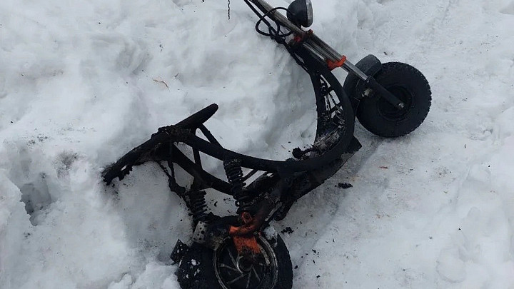 Опасно ли оставлять электросамокаты в домах? Да, они могут загореться