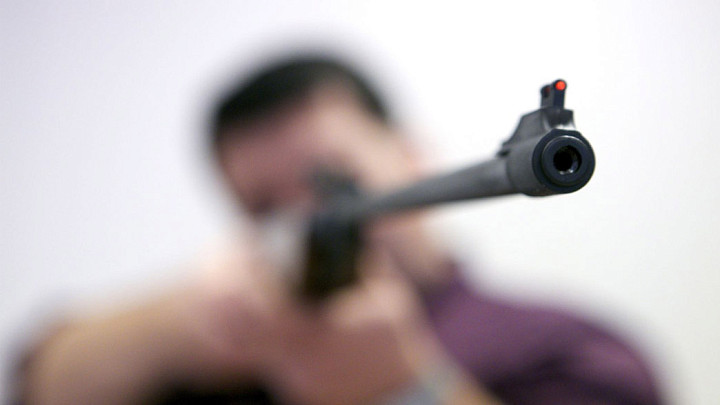 Владимирец стрелял с балкона по прохожим