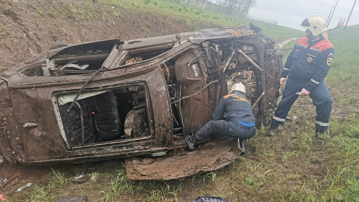 На владимирском отрезке платной трассе М-12 разбилась семья из Подмосковья