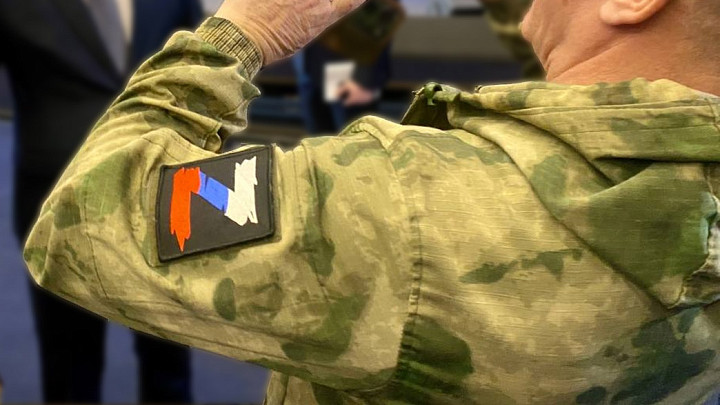 Полицейский обманул подругу бойца СВО, пообещав содействие в переводе его из штурмовиков в тыл