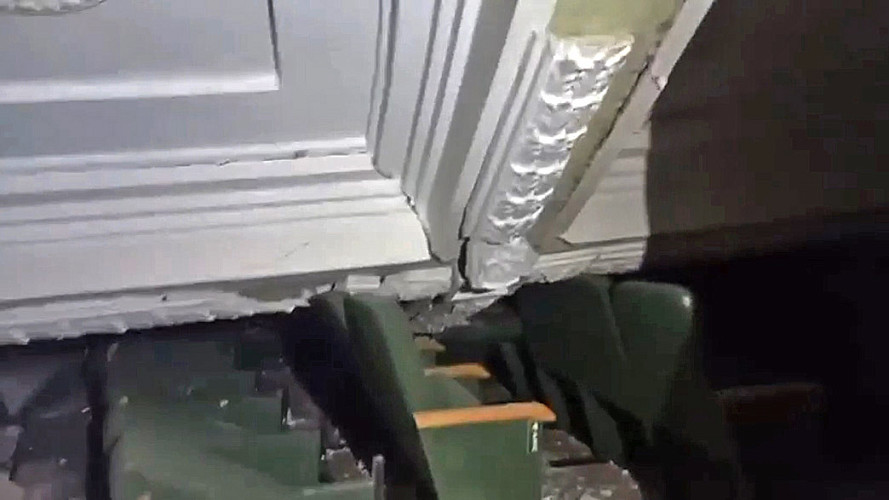 Из Детской школы искусств эвакуируют оборудование