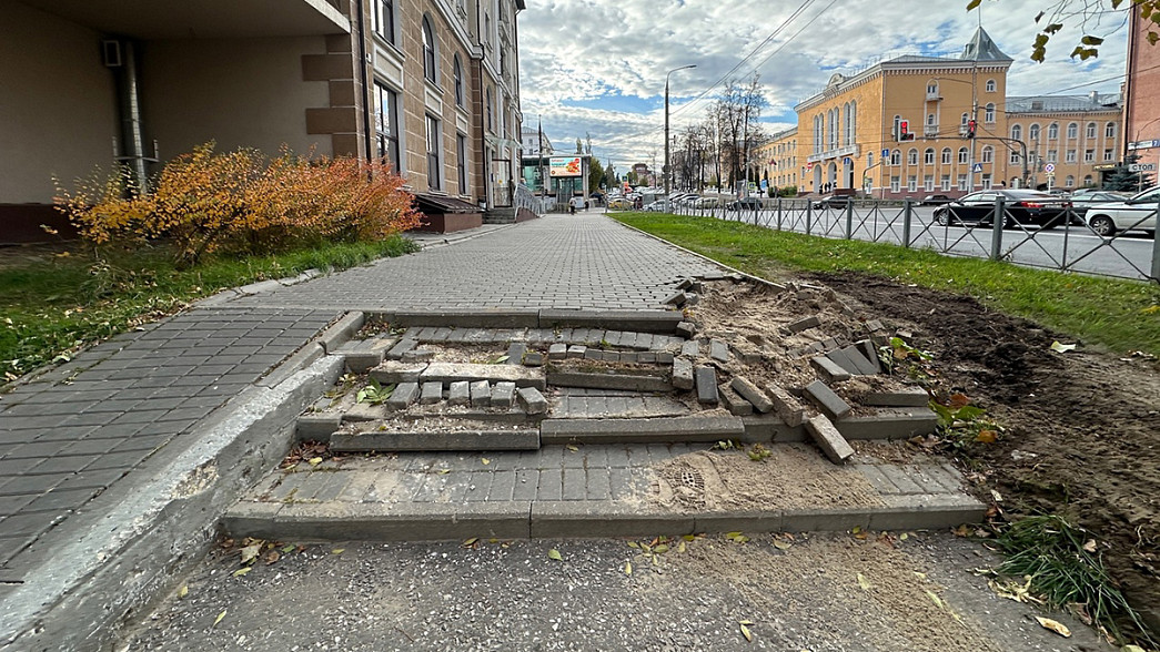 Владимирская коммунальная техника калечит лестницы и тротуары