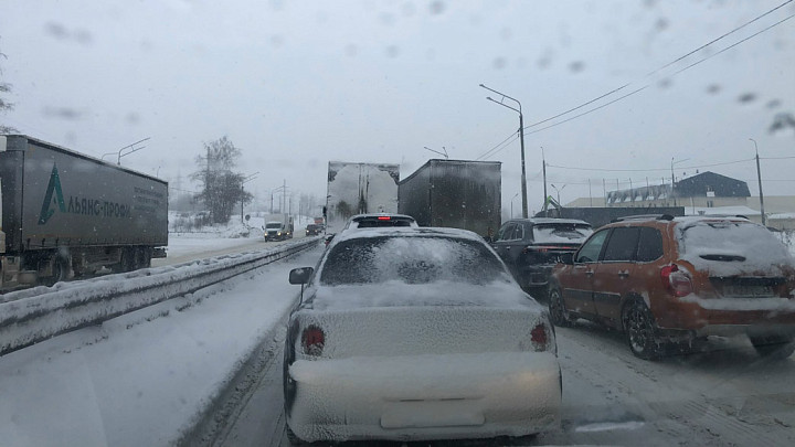 Из-за снежной пробки на Огуречной горе автобусы маршрутов №7С и №54 едут только до Содышки