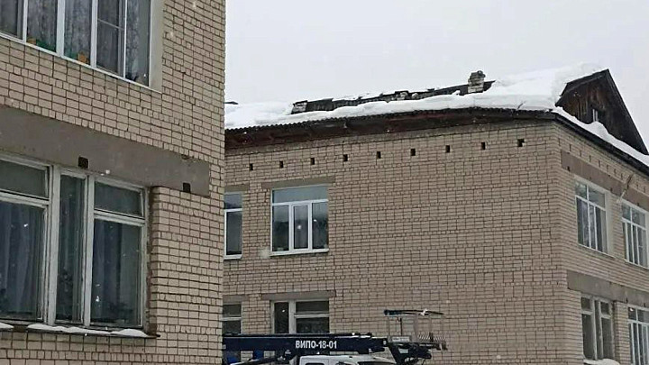 Крышу детского сада спасли в последний момент