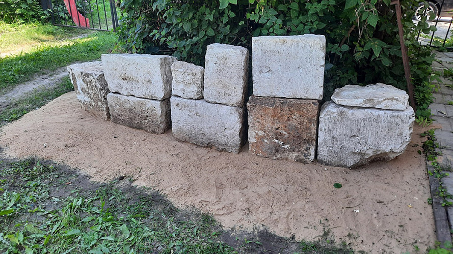 В Муроме археологи нашли на Воеводской горе белокаменные блоки древнего собора, снесенного в советские годы
