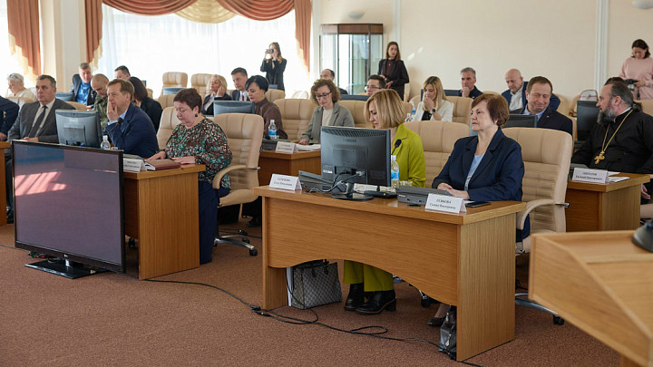 В региональную Общественную палату включили экс-сенатора и экс-министра ЖКХ