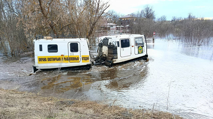 В подтопленных районах Владимирской области появились вездеходы и пешеходные мосты