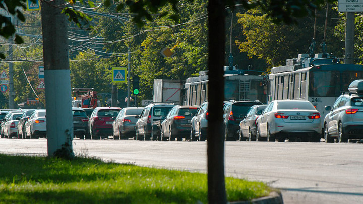 Власти согласились отремонтировать разбитый участок проспекта Ленина в городе Владимире