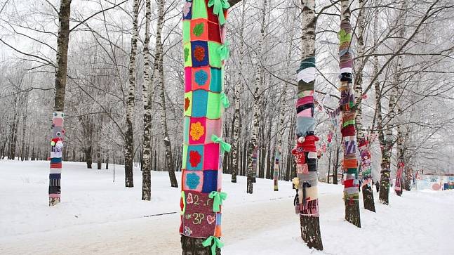 В парке «Дружба» оденут деревья в костюмы мультяшек