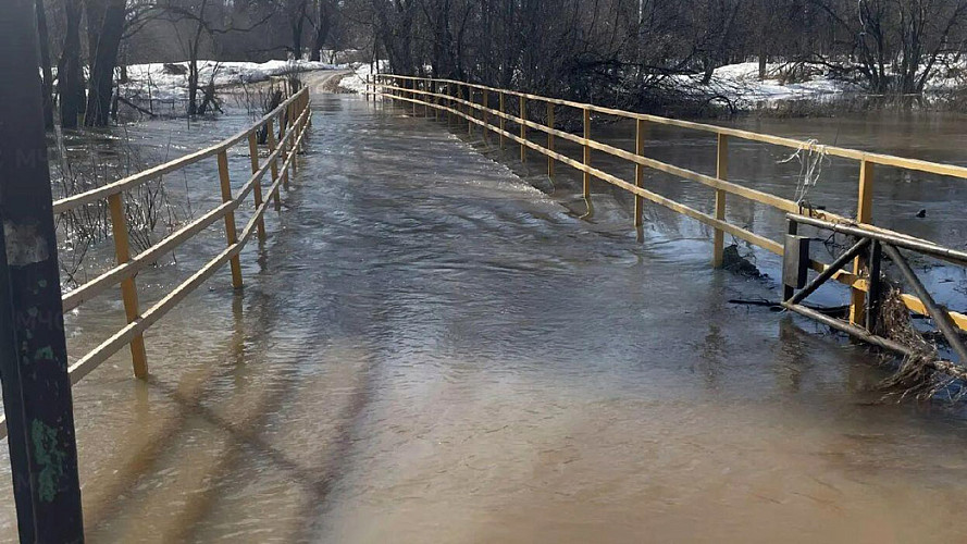 Паводок во Владимирской области перерезал две дороги и два моста
