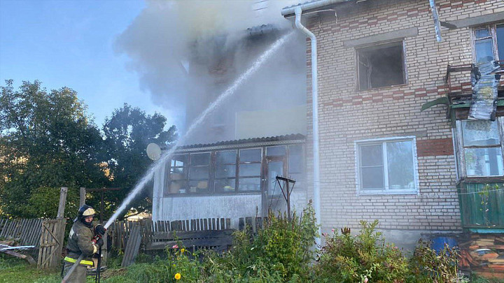 В Вязниковском районе сгорел 12-квартирный дом. Есть жертвы