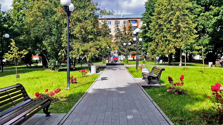 Зерновский сквер расцвел гортензиями и сиренью