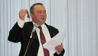 Депутатов призвали не «карНавалить» на горсовете