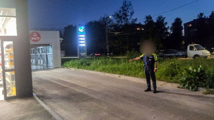 Пьяный водитель чуть не задавил полицейского