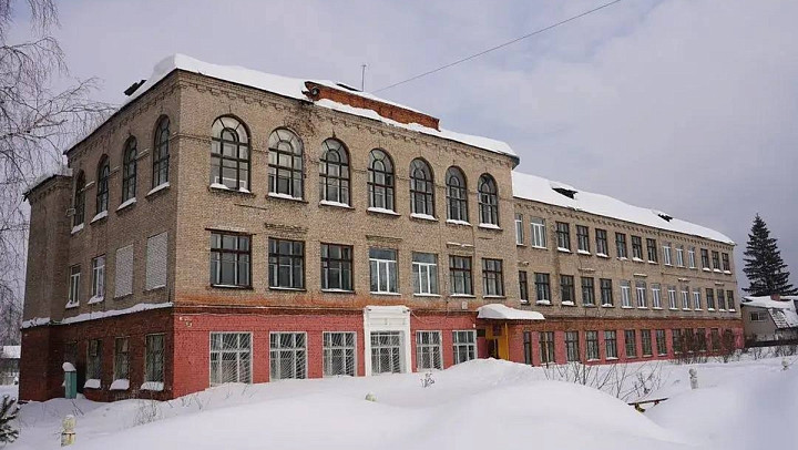 Школу-памятник хотят отдать частнику. Но найдется ли желающий?