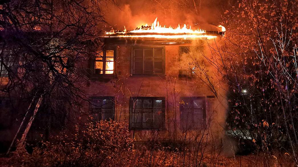 В Гусь-Хрустальном сгорел аварийный дом, погиб человек