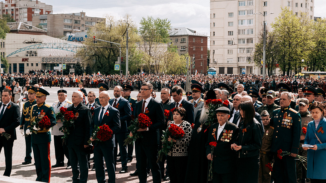 Владимир празднует День Победы без массовых шествий и фейерверков