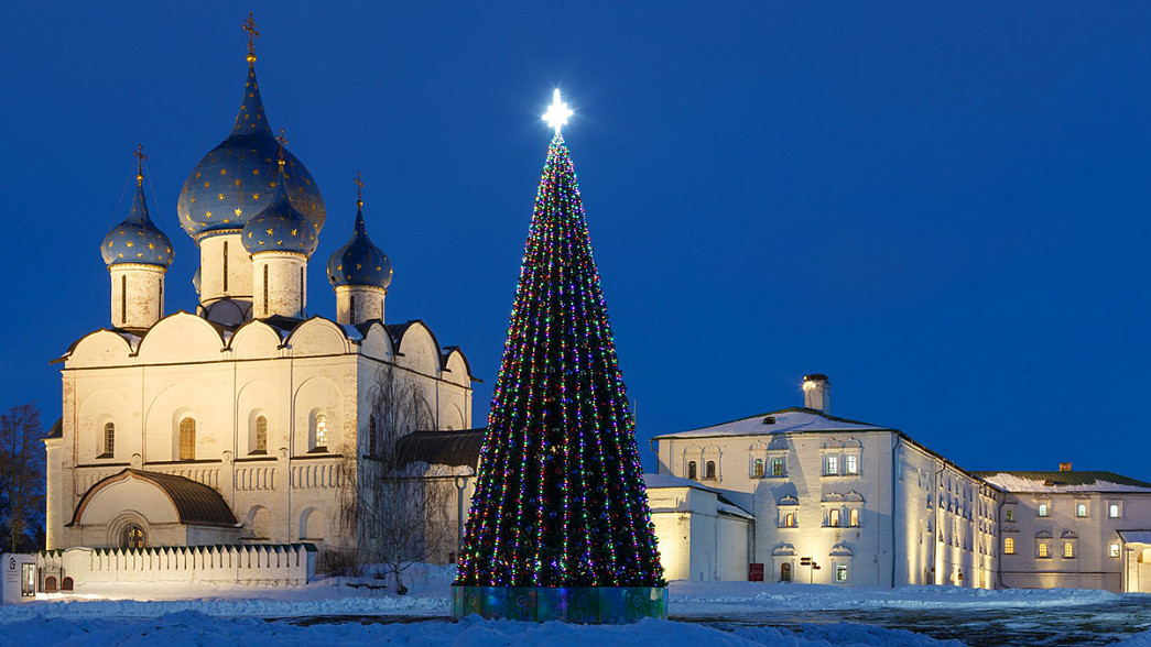 Новогодний Суздаль: новая елка, трансфер для туристов и бесплатный вход в Кремль