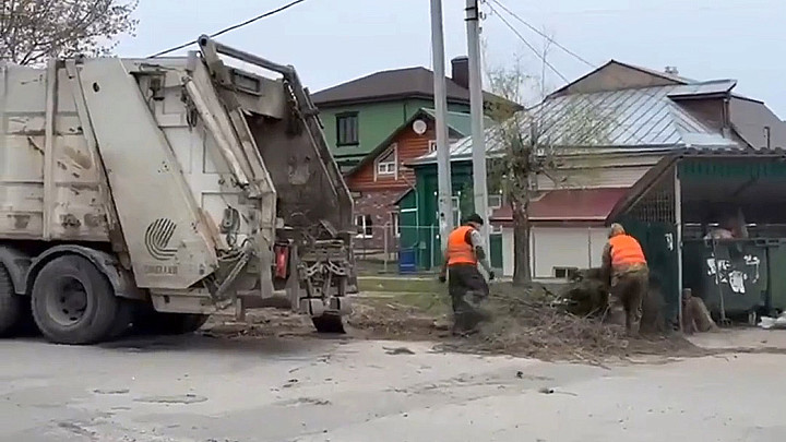 Мэрия Владимира заявила, что крупногабаритный мусор от домов будут вывозить в два раза чаще