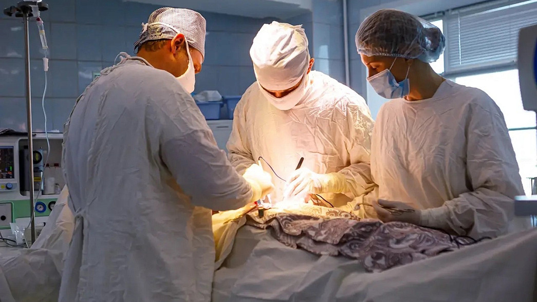 Владимирские хирурги удалили из живота пациента 35 литров гноя