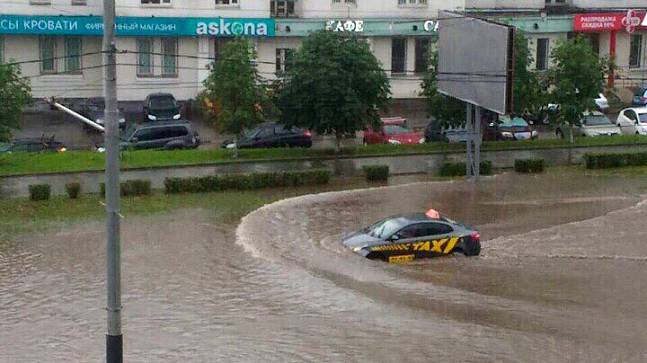 Дожди продолжают подтапливать улицы Владимира