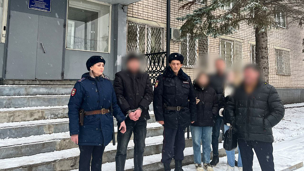 Полицейского, обещавшего вернуть пьяному водителю изъятый Lexus, будут судить не за взятку, а за мошенничество