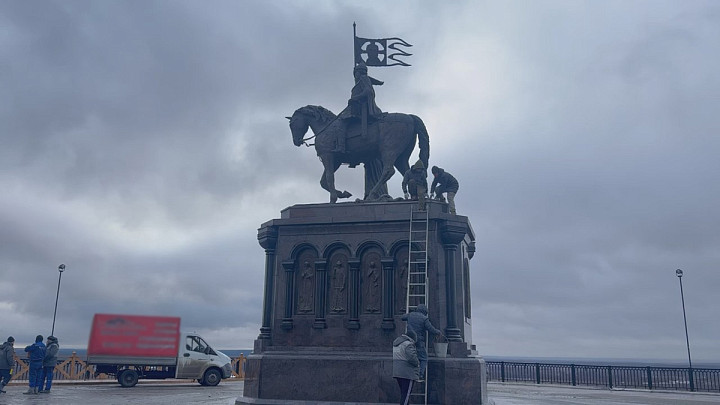 Во Владимире закончили затянувшийся ремонт конного памятника князю Владимиру