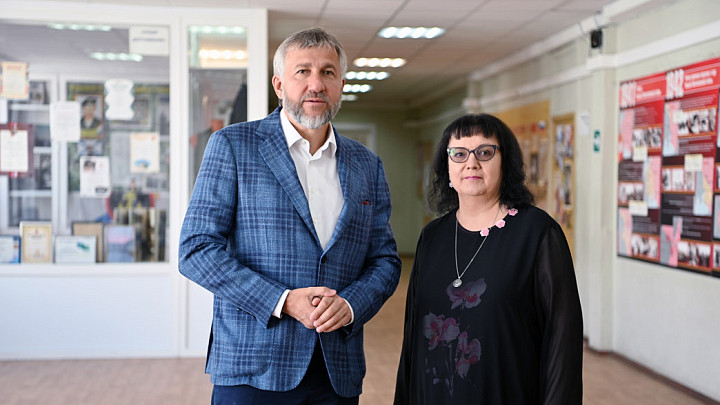 Григорий Аникеев оказал поддержку владимирским школам