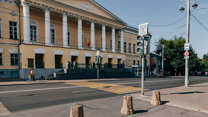 Дому офицеров города Владимира ищут подрядчика для капремонта крыльца