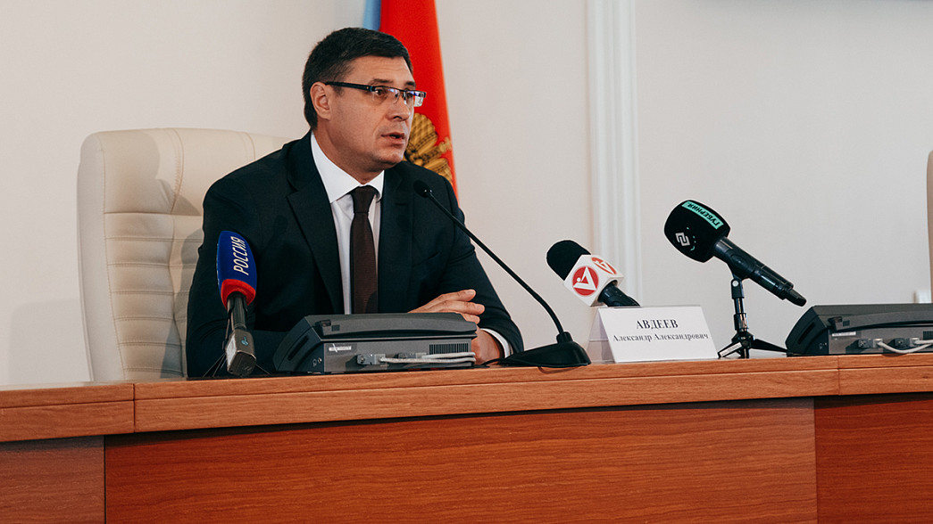 Врио губернатора Авдеева обвинили в неуважении к депутатам