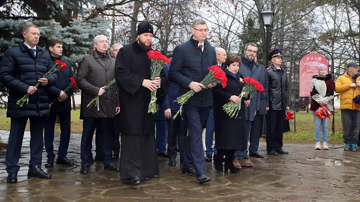 20-й День народного единства в Суздальском монастыре и Центральном парке Владимира