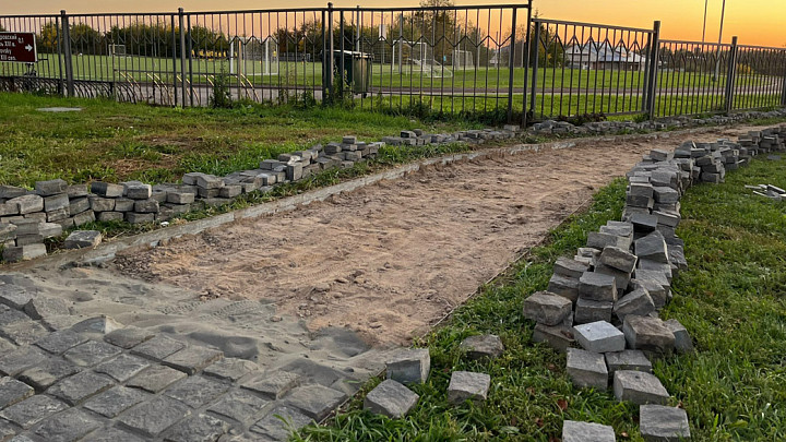 Почему в Суздале так медленно прокладывают пешеходные дорожки для туристов?