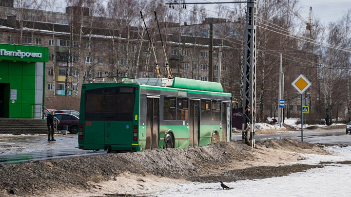 Во втором по величине городе Владимирской области 17-летний подросток выстрелил из пистолета в троллейбус