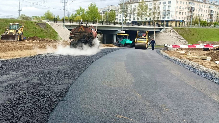 Во Владимире на дороге по югу Старых садов положили первый асфальт