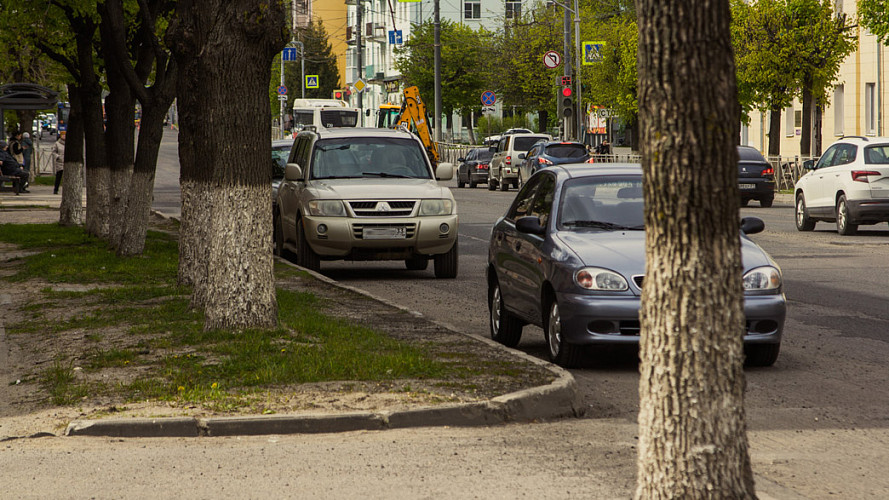 В деловом центре Владимира практически полностью запретили парковку