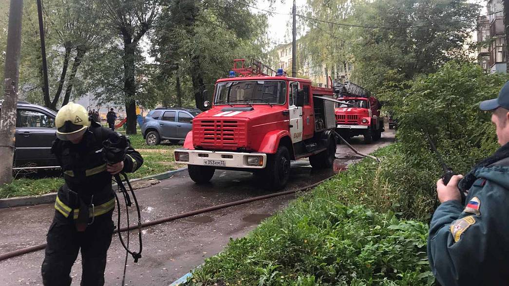 На пожаре во Владимире, предположительно, погибли бабушка и внук. Силовики отказываются комментировать ЧП