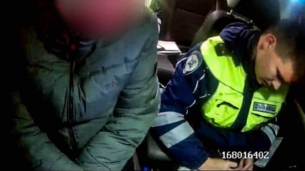 Житель Меленок выпил 12 бутылок пива, сел за руль, попался и настойчиво предлагал взятку госавтоинспектору