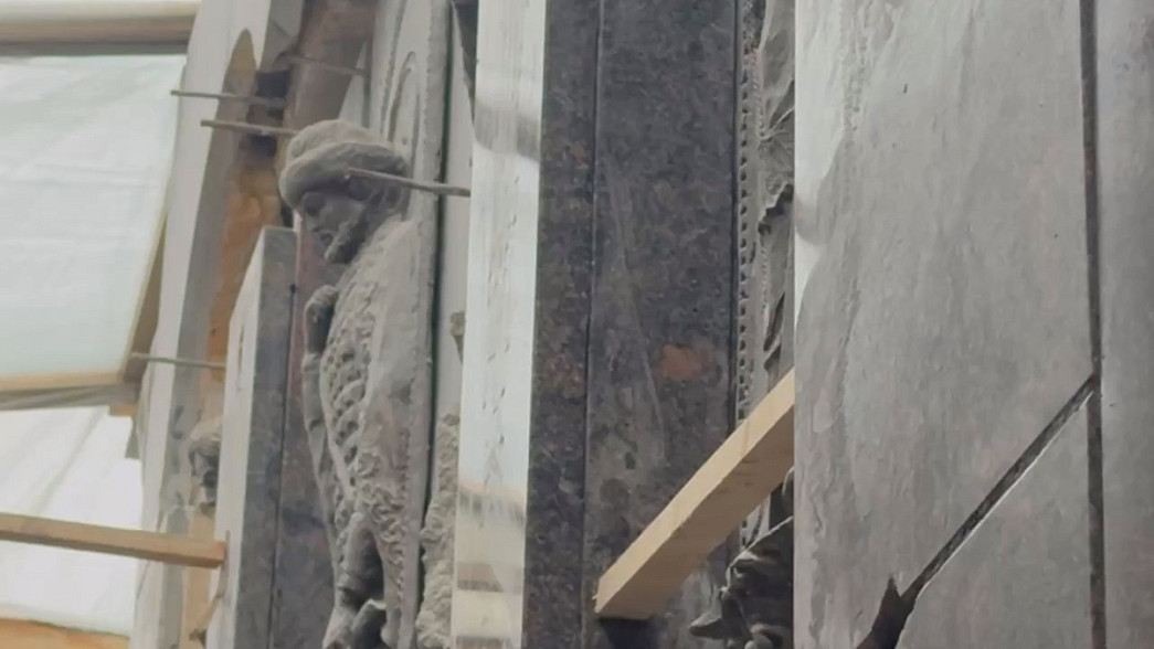Затянувшийся ремонт конного памятника князю Владимиру завершается