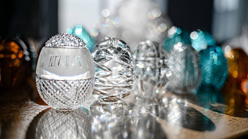 Гусевские стеклоделы представили свою версию яиц Фаберже