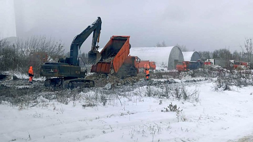 На частных землях вокруг Владимира начали возводить некие технические объекты