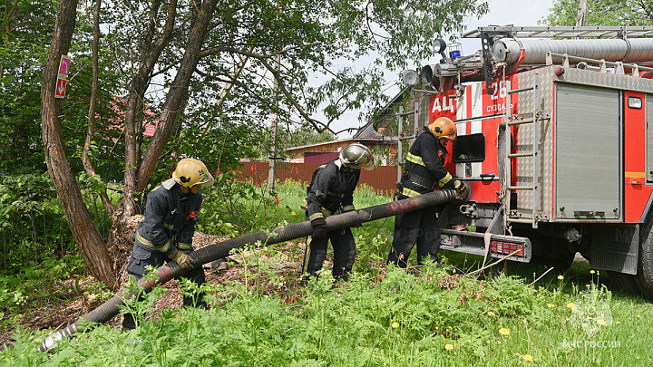 На каждом десятом пожаре владимирские спасатели не могут набрать воды, чтобы быстро справиться с огнем