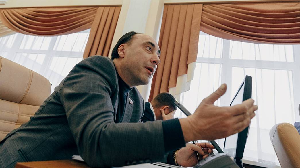 Человек-фракция владимирского ЗакСобрания Иван Алтухов созвал срочную пресс-конференцию, чтобы заявить о политическом моменте