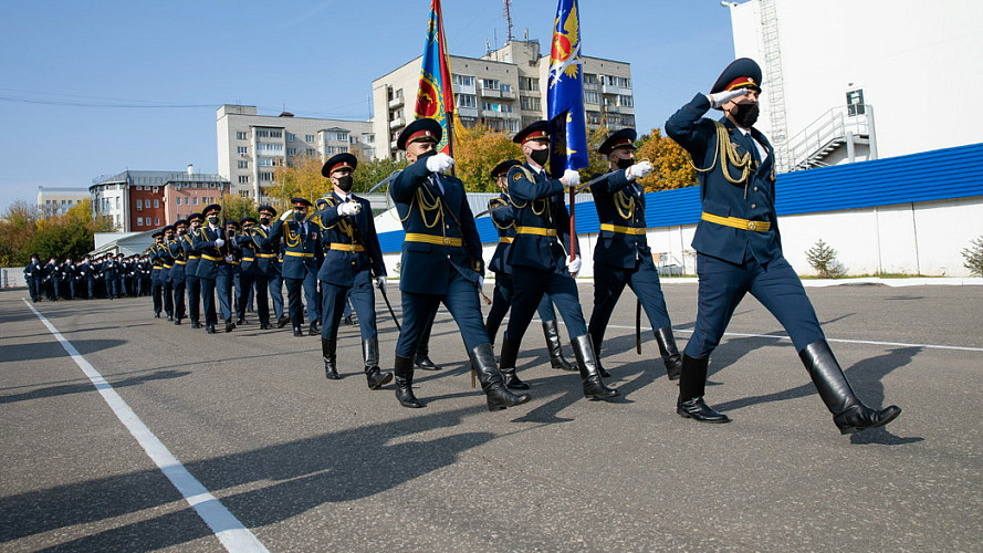 Преподавателя ВЮИ обвиняют в сокрытии доходов от сдачи в аренду 11 автомобилей