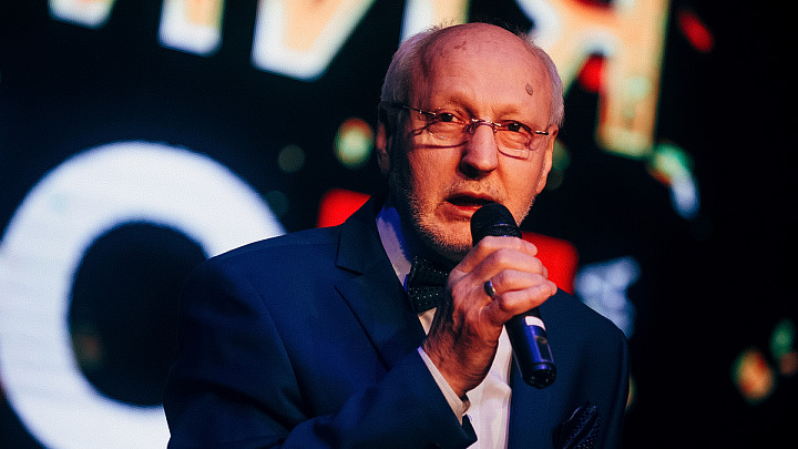 Лауреатом премии в области театрального искусства имени Евгения Евстигнеева 2023 года стал владимирский артист Владимир Лаптев