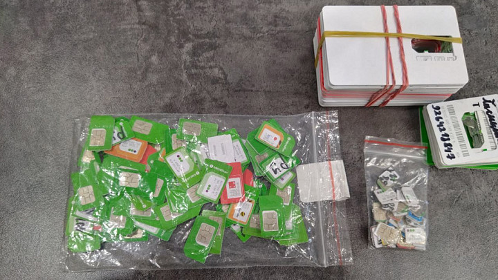 Лидера владимирской группы телефонных мошенников экстрадируют из тюрьмы в Дубае