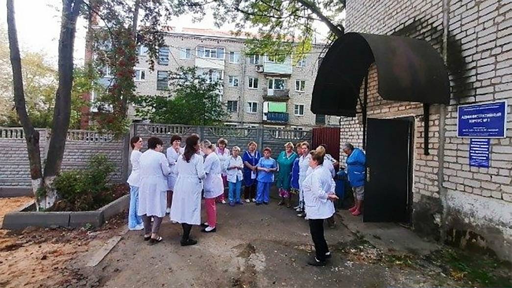 Сотрудники Александровской ЦРБ снова грозят массовыми увольнениями. У больницы нет денег, чтобы платить премии персоналу